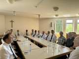 seminar-sviashchennosluzhyteliv-tsentralnoho-okruhu-ukrainy-2026-zustrich.webp apostol-anatolii-budnyk-na-seminari-2026.webp bozhestvenna-sluzhba-pid-chas-seminaru-kyiv-2026.webp uchasnyky-seminaru-tsentralnoho-okruhu-ukrainy.webp spilkuvannia-sviashchennosluzhyteliv-na-seminari-2026.webp